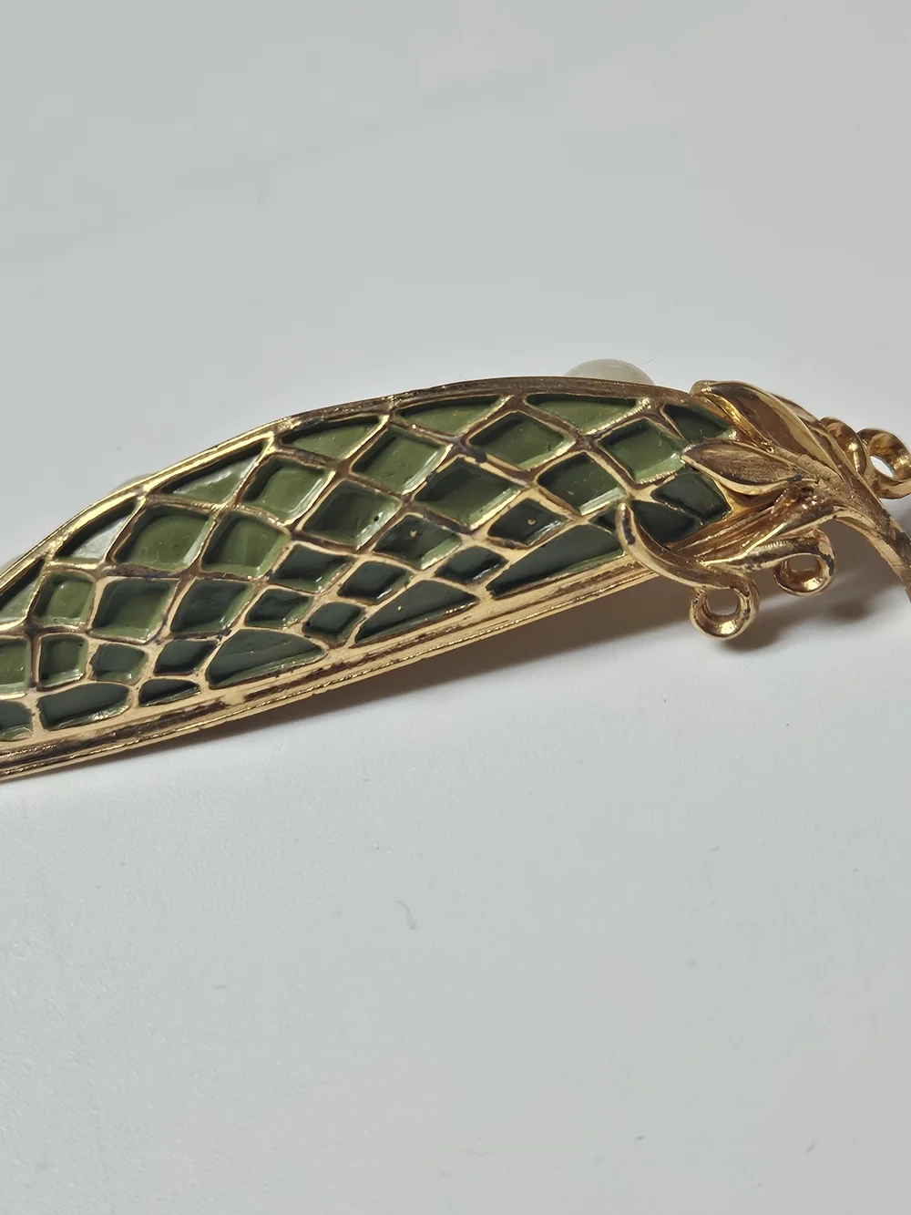Gold-Tone Green Enamel Pea Pod Brooch with Pearl Accents